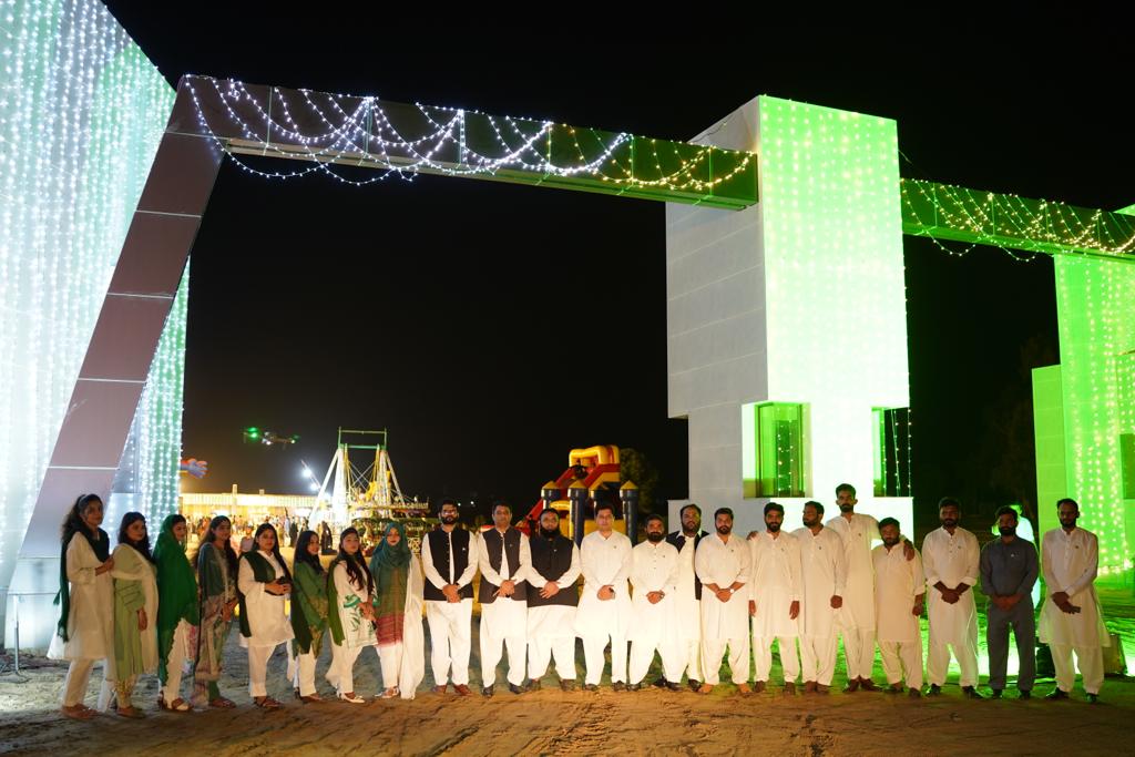 Etihad Garden Phase II – Rahim Yar Khan Hosts Spectacular “Grand Fireworks and Family Gala” Celebrating Independence Day