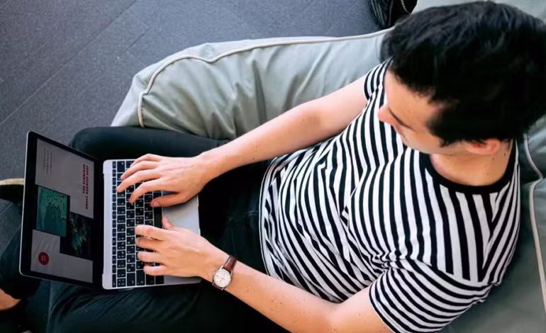 Experts Say Pakistan’s Freelancers Could Earn $1 Billion Annually